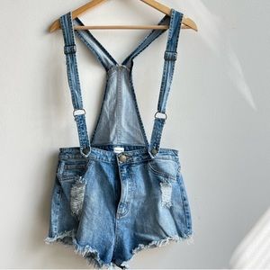 Sneak Peak distressed Frayed Overall Jean Shorts Size Large